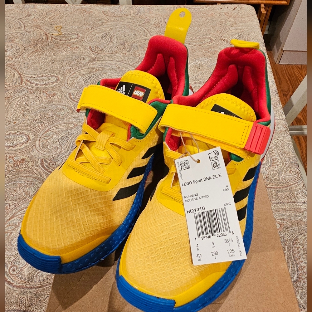 NIB adidas x lego Sport DNA EL K